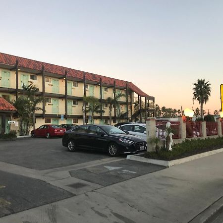 האנטינגטון ביץ' 777 Motor Inn מראה חיצוני תמונה