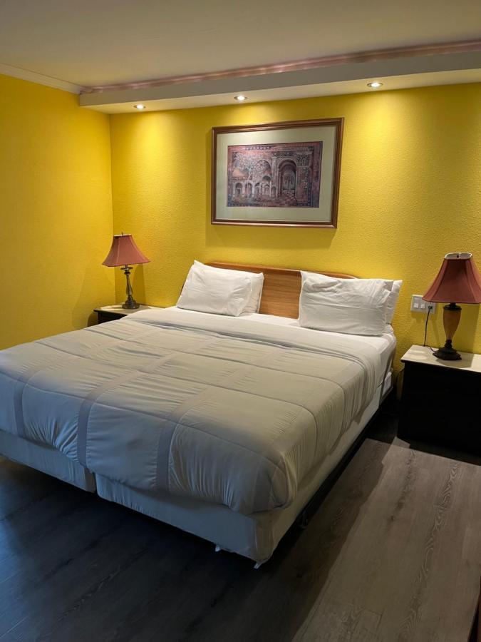 האנטינגטון ביץ' 777 Motor Inn מראה חיצוני תמונה