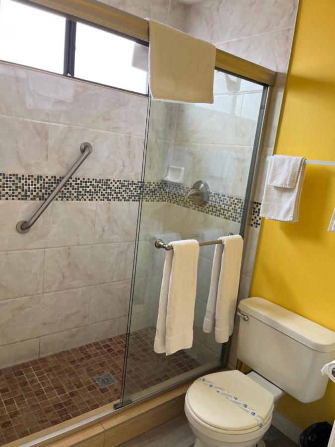 האנטינגטון ביץ' 777 Motor Inn מראה חיצוני תמונה